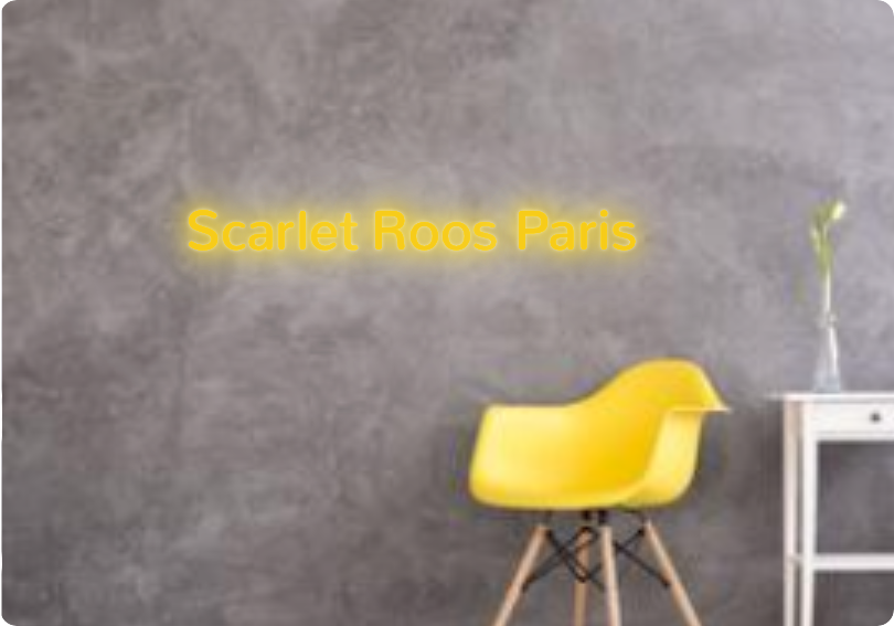 Custom text: Scarlet Roos Paris