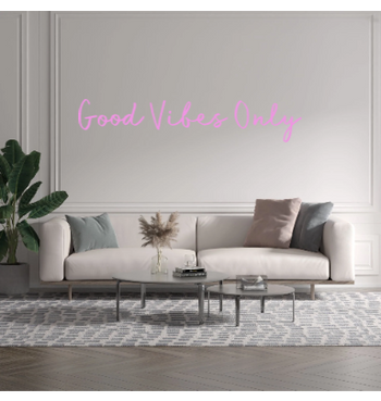 Custom text: Good Vibes Only ♡