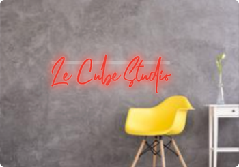 Custom text: Le Cube Studio