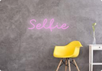 Custom text: Selfie