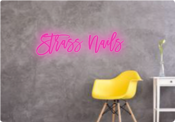Custom text: Strass Nails