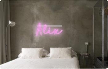 Custom text: Alix