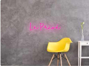 Custom text: Le Privé