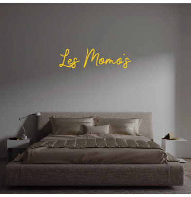 Custom text: Les Momo