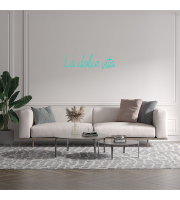 Custom text: La dolce vita
