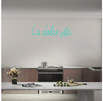 Custom text: La dolce vita